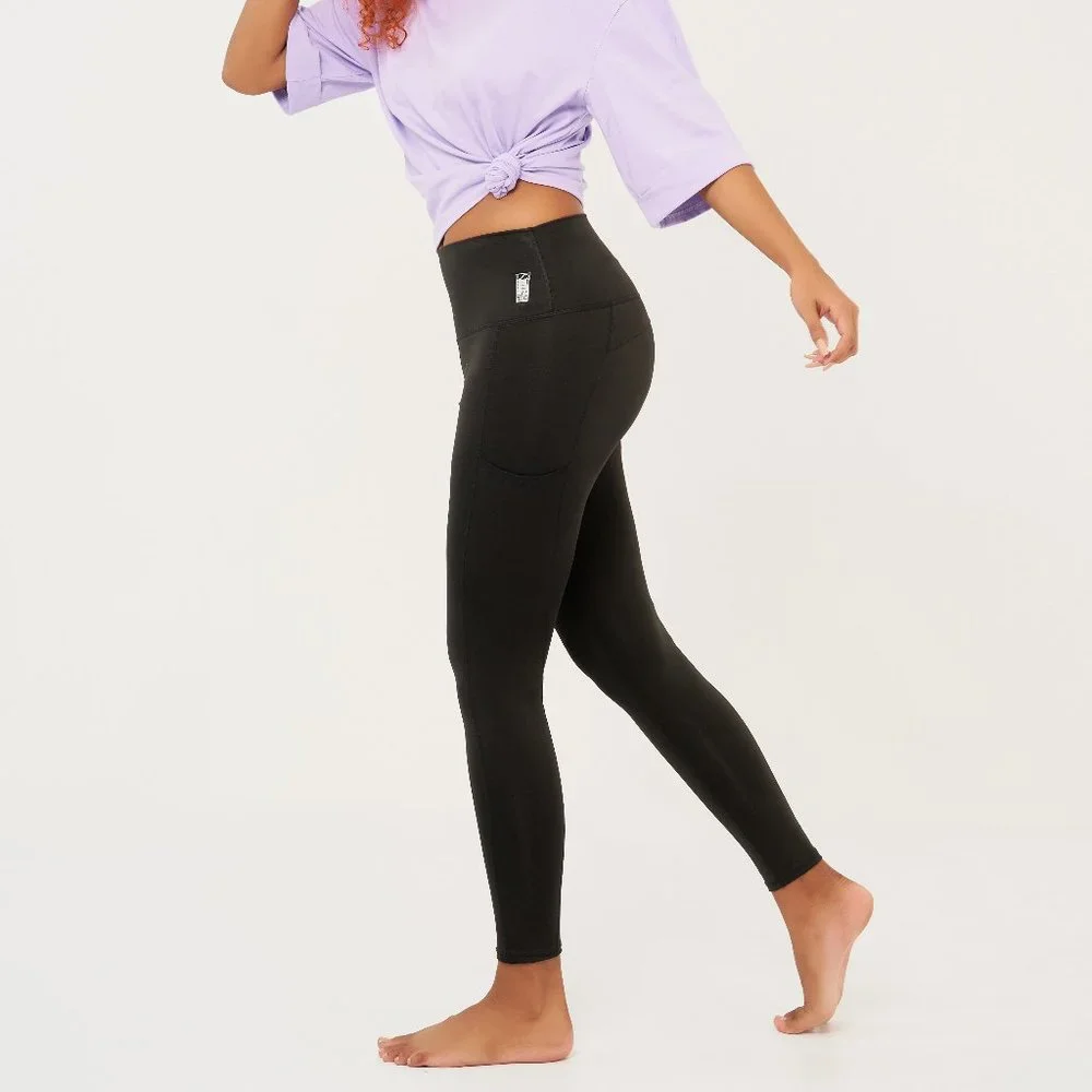 STITCH-ISH & CO. High Waist Leggings with Yoke Figure - Picture 2 of 5